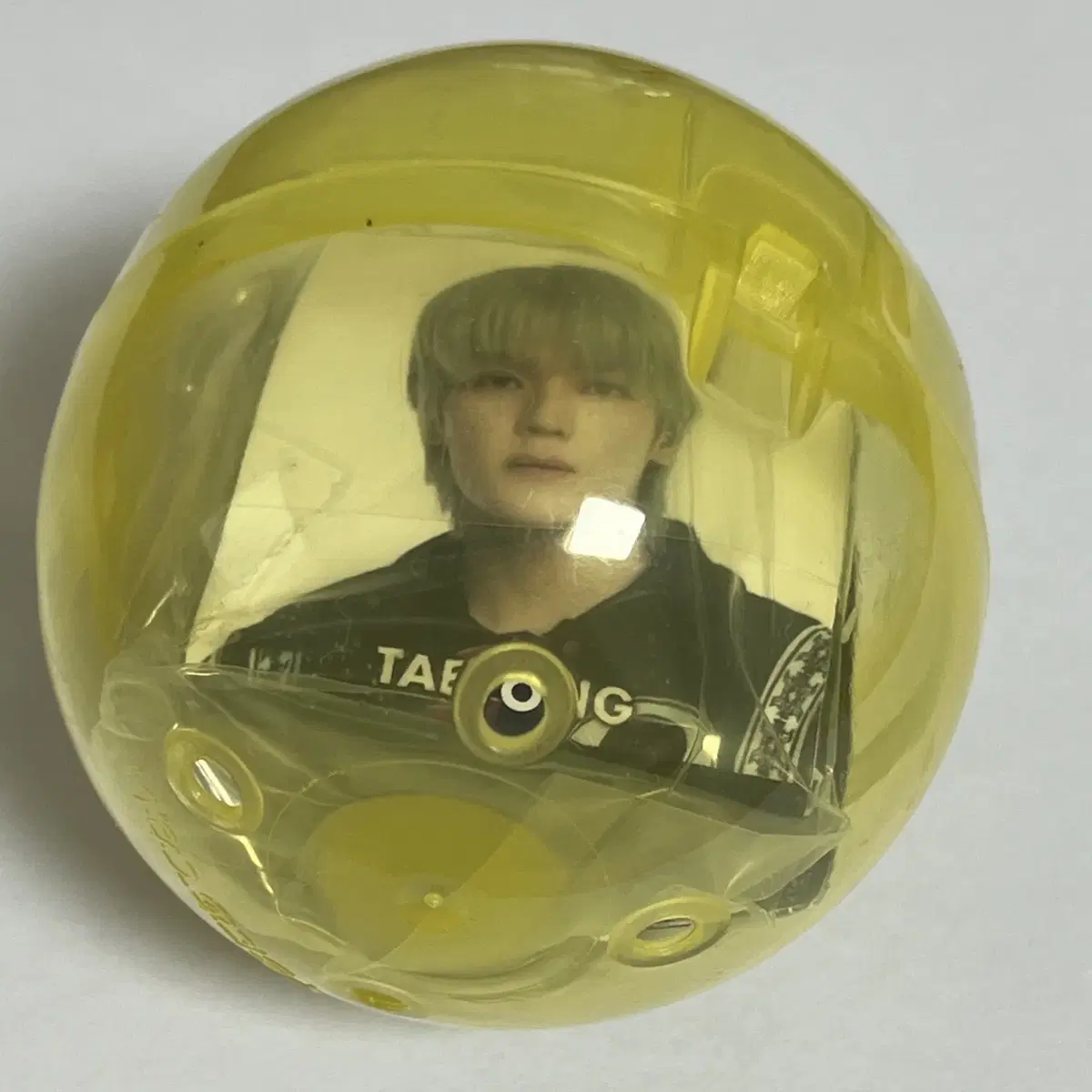 NCT 127 taeyong Gacha Keyring