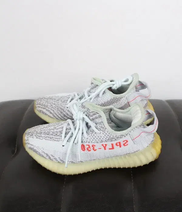 (225)YEEZY BOOST 350 V2