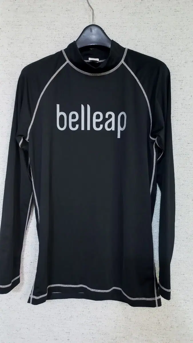 Belle Women's Rash Guard (L)