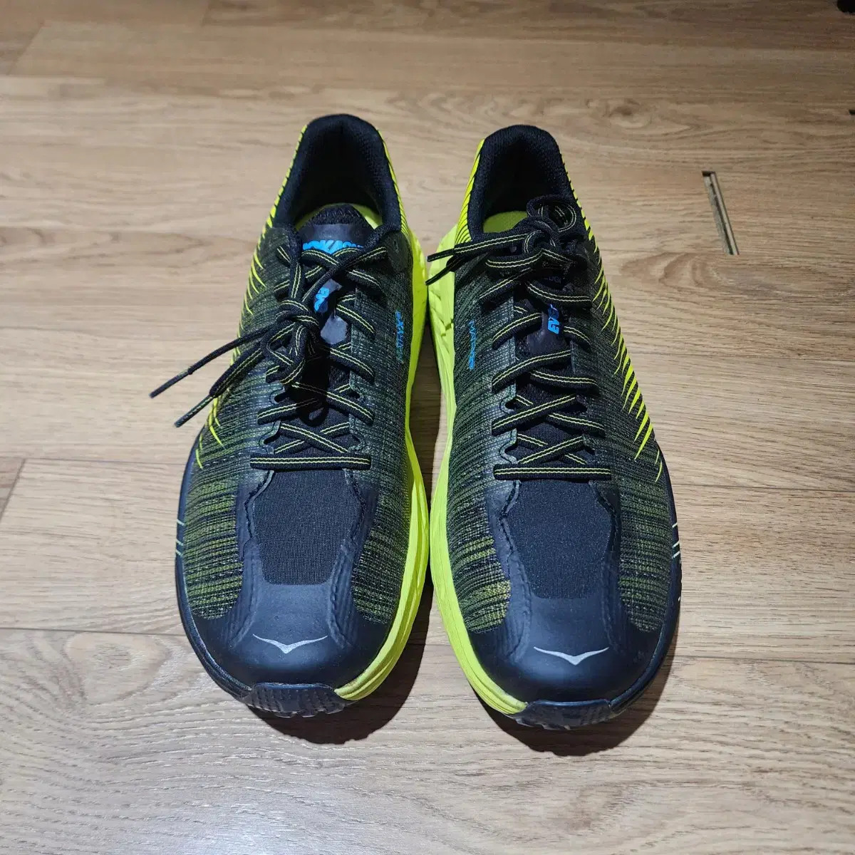 HOKA 남자신발 270