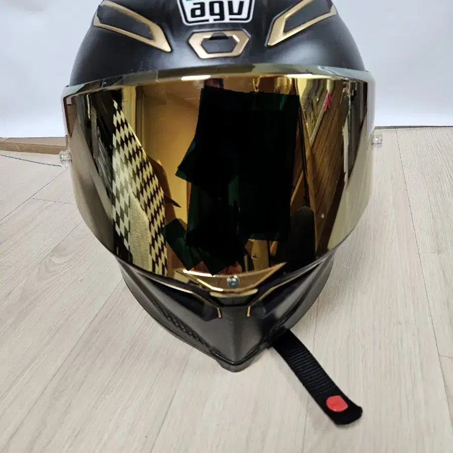 agv70주년 한정판 풀카본 헬멧 판매합니다