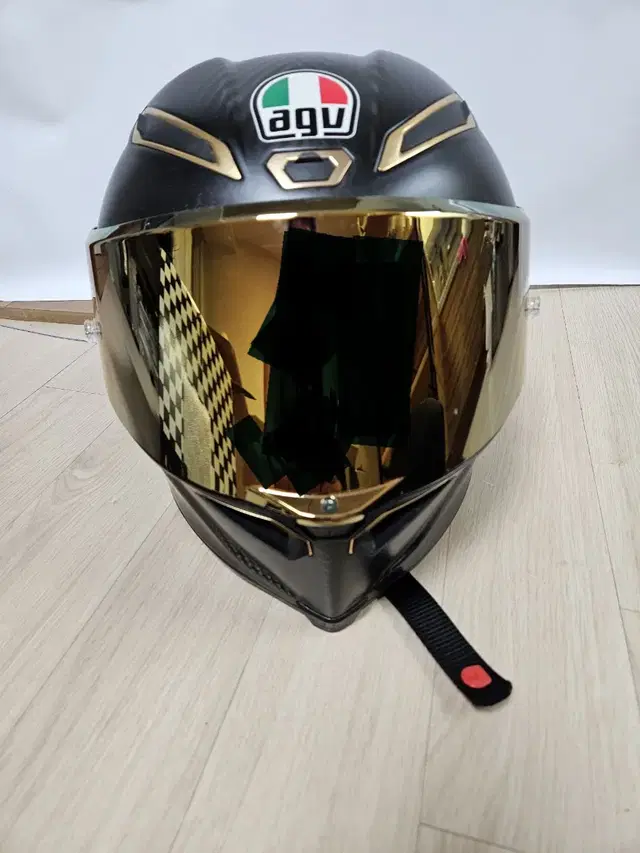 agv70주년 한정판 풀카본 헬멧 판매합니다