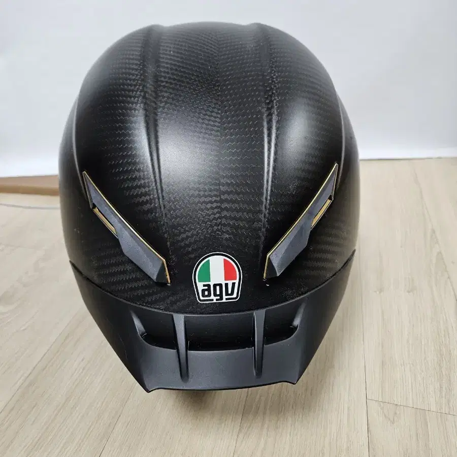 agv70주년 한정판 풀카본 헬멧 판매합니다