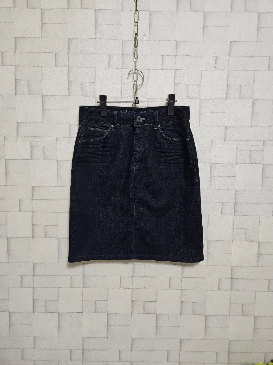 Hedges Denim Skirt Size 27