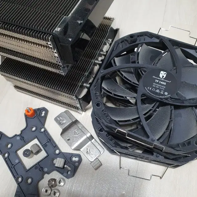 DEEPCOOL ASSASSIN 3 amd 파츠만 있음 박스없음