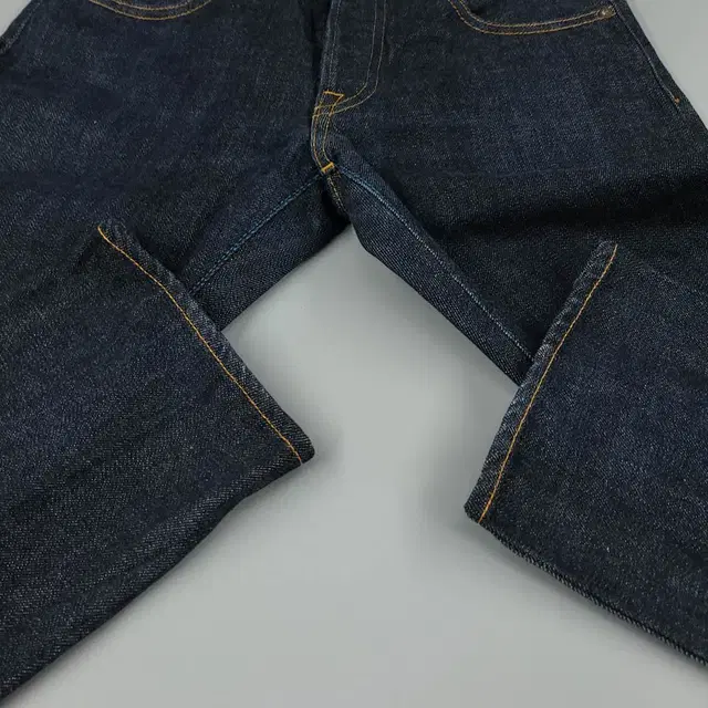 JAPAN BLUE JEANS 진청워싱 인디고 생지 헤비온즈 버튼플라이