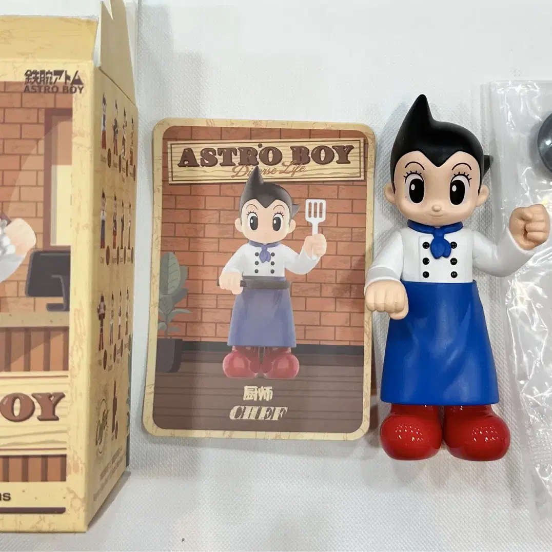 POP MART ASTRO BOY Chef 판매합니다.