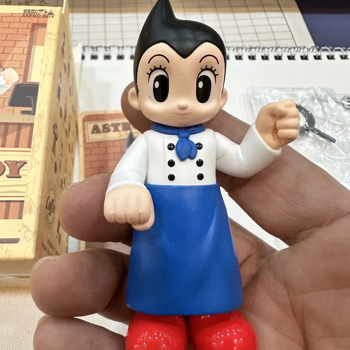 POP MART ASTRO BOY Chef 판매합니다.