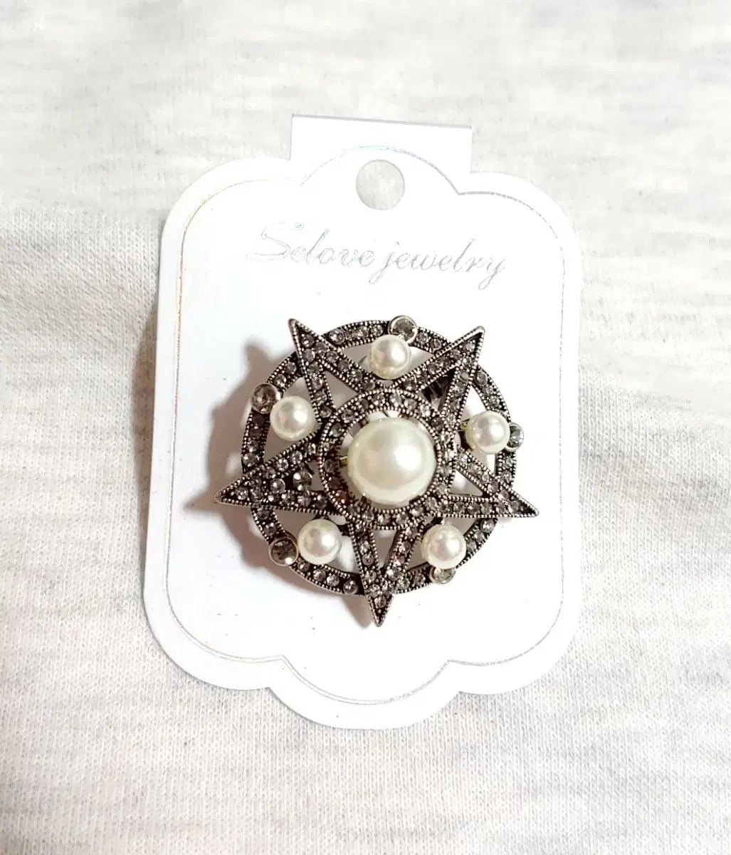 * Antique pearl star brooch 3.7cm