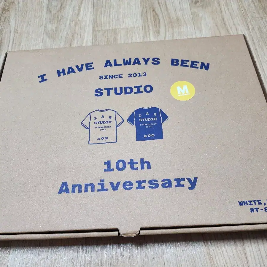 iab studio 10주년 반팔티 블랙, 화이트 M 새상품