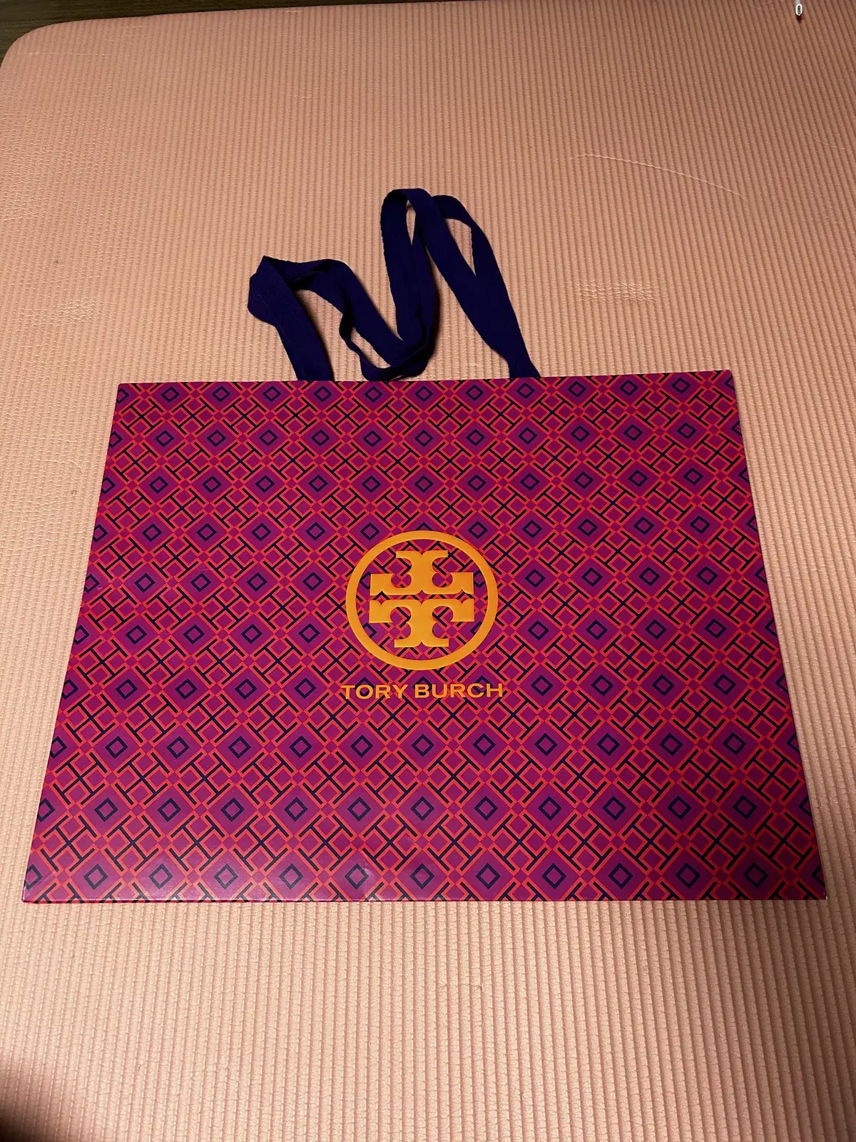 토리버치 TORY BURCH 쇼핑백 판매합니다.  - 사이즈 : 50.5