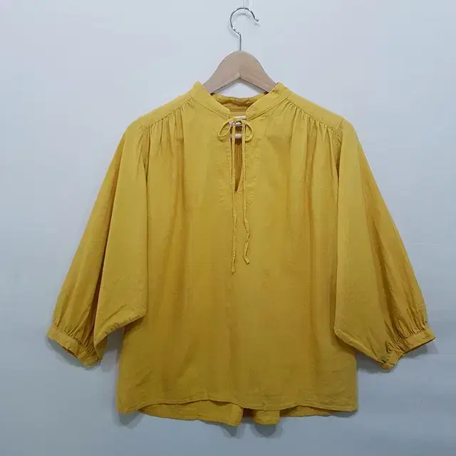 Uniqlo Linen shirred blouse