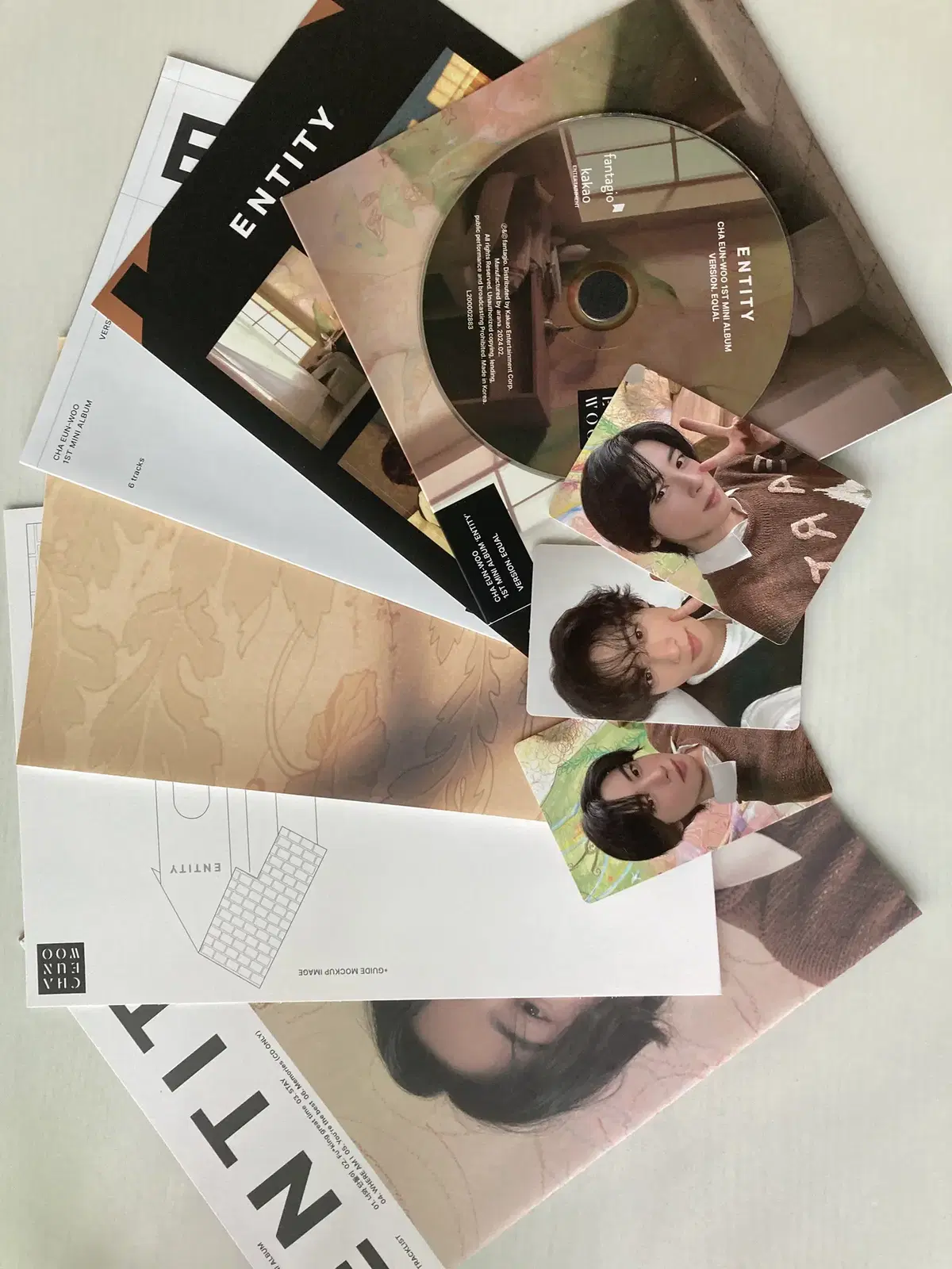 Source) cha eunwoo ENTITY album Ver.EQUAL (price drop)