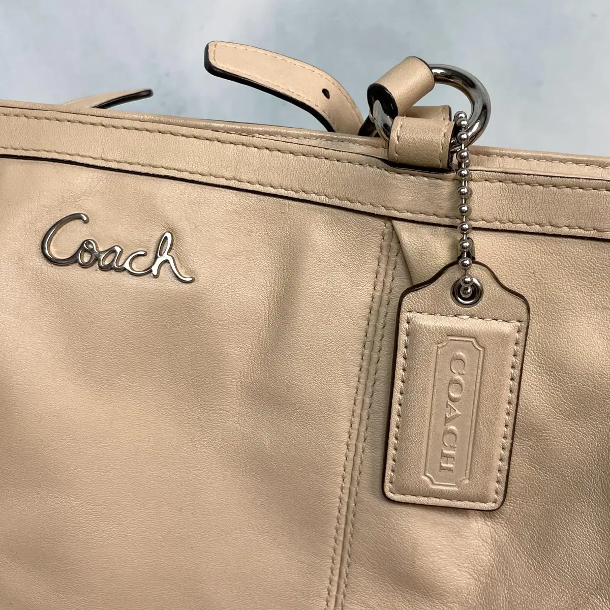 COACH 코치 Gallery 베이지 숄더백