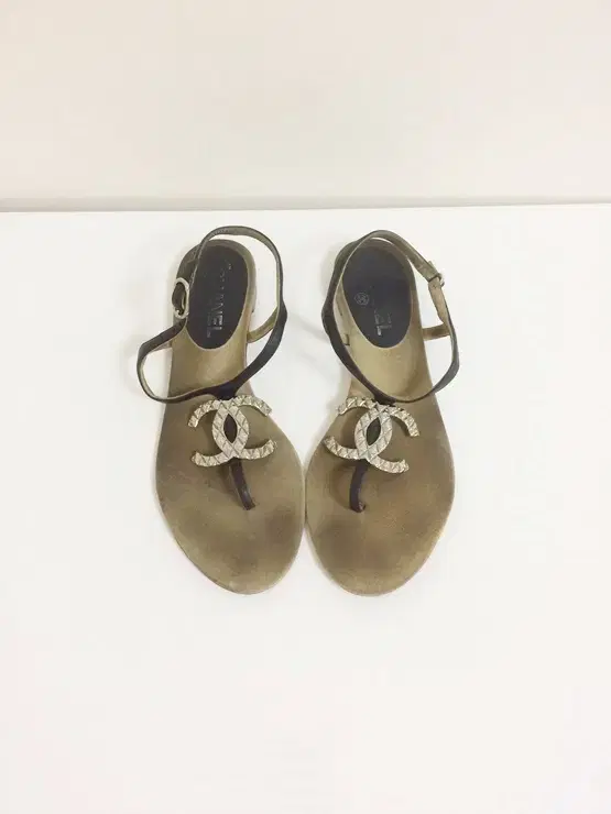 (Size 255) Chanel Genuine CC Silver-color Logo Strap Sandals