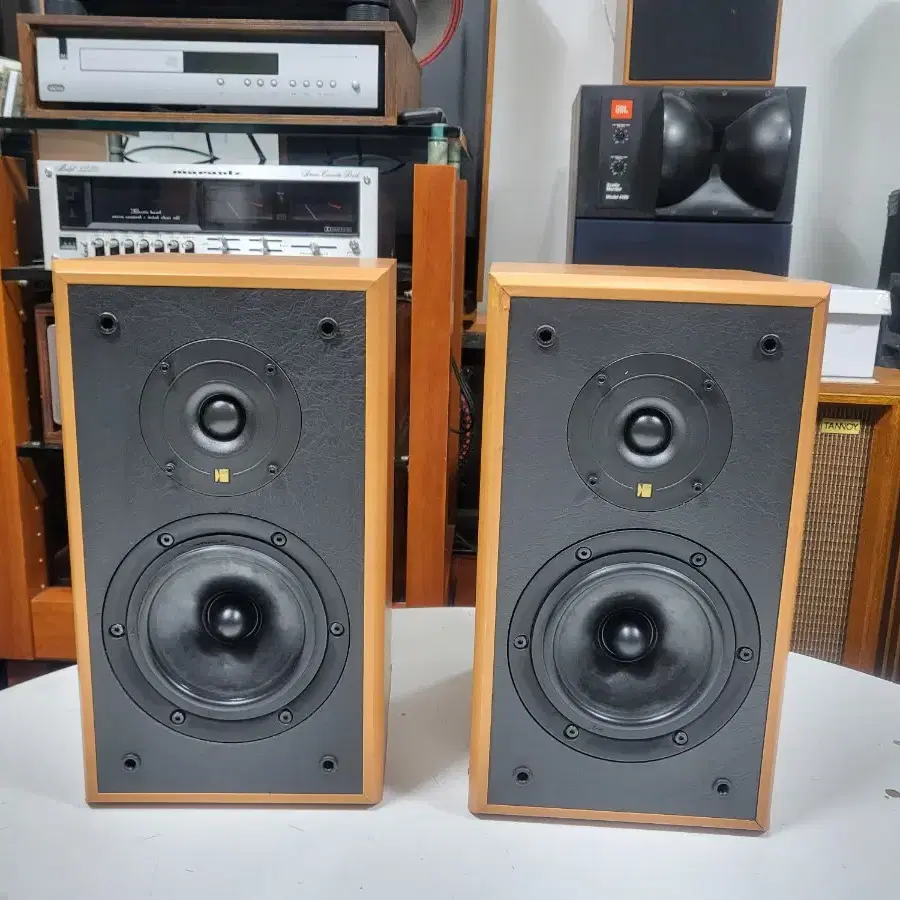 벨기에 제조 KEF   북쉘프 스피커  SP3303