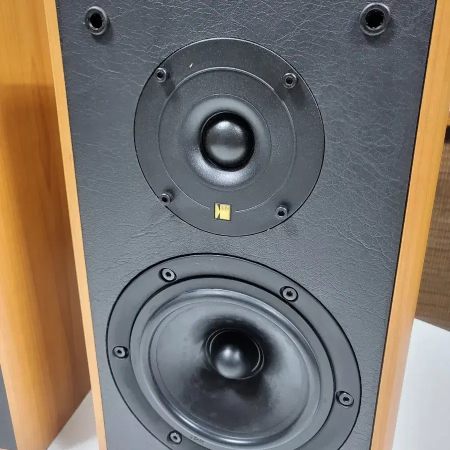 벨기에 제조 KEF   북쉘프 스피커  SP3303