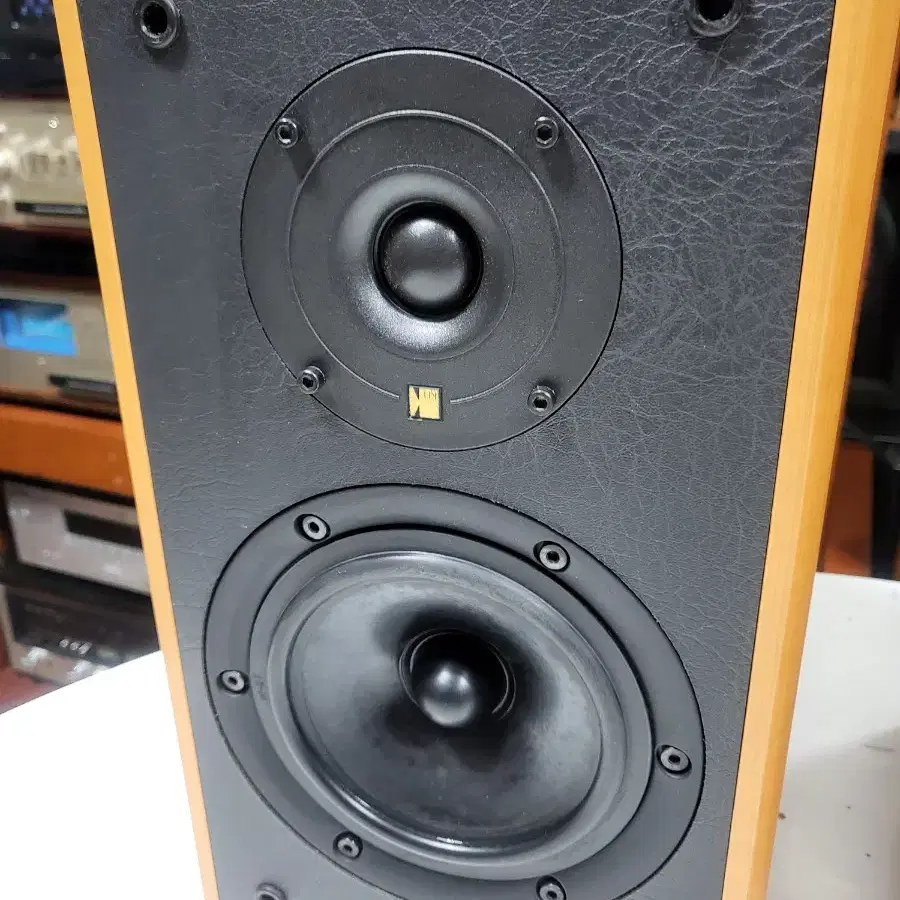 벨기에 제조 KEF   북쉘프 스피커  SP3303