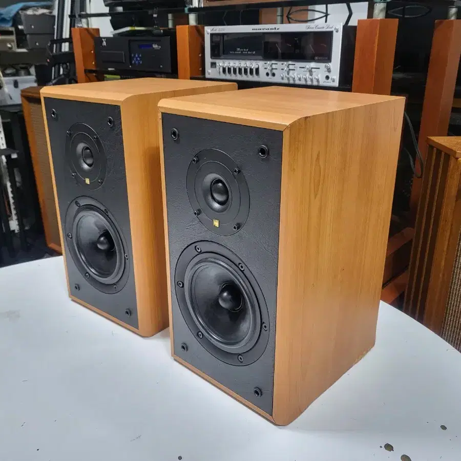 벨기에 제조 KEF   북쉘프 스피커  SP3303