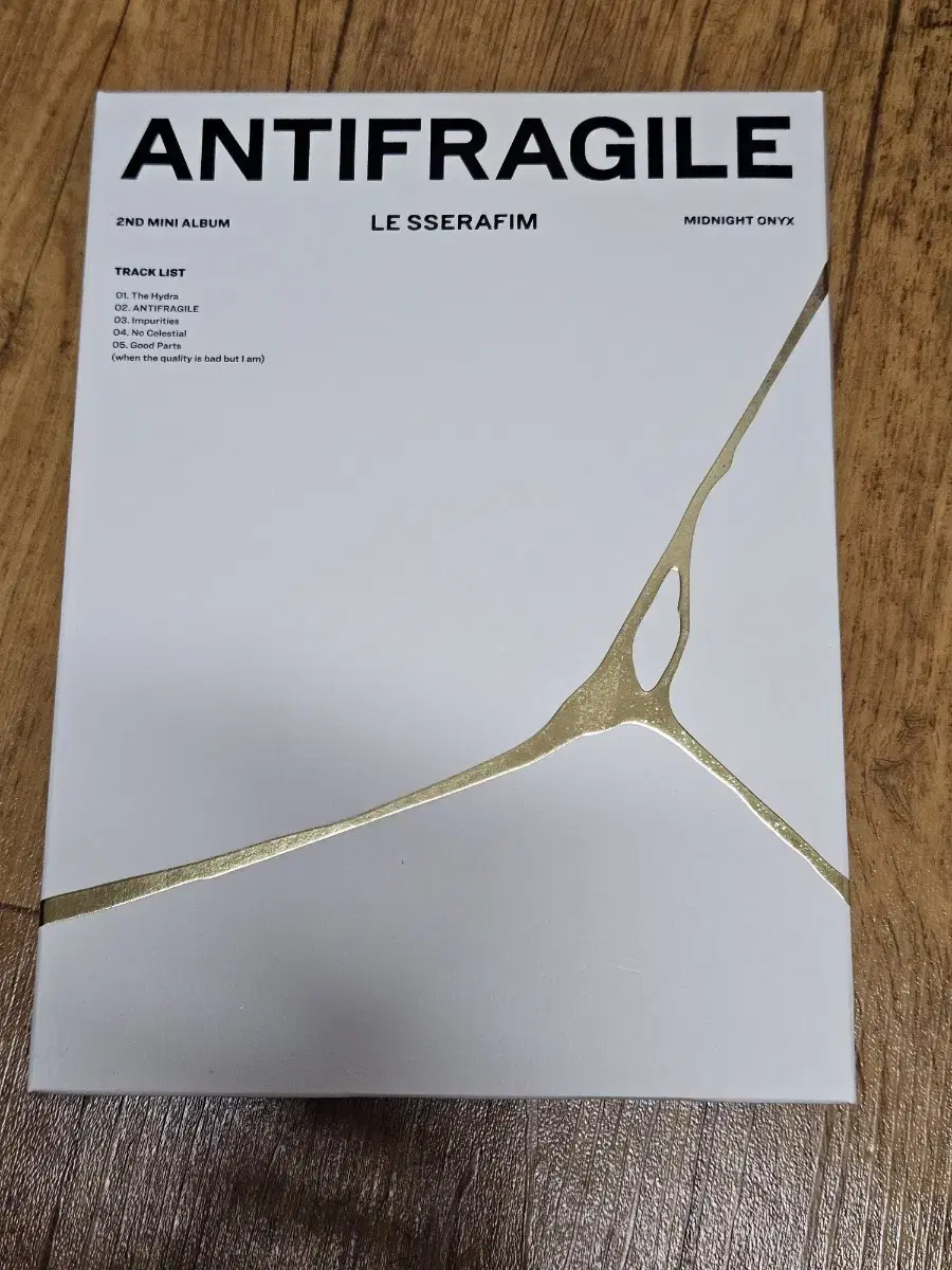 Le sserafim album (antifragile)