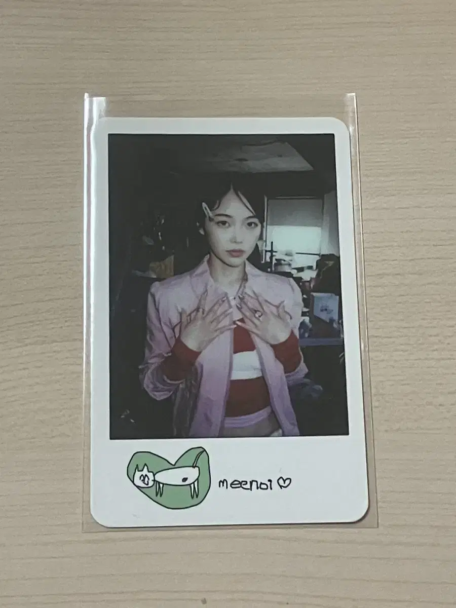 Minoy photocard (green cat)