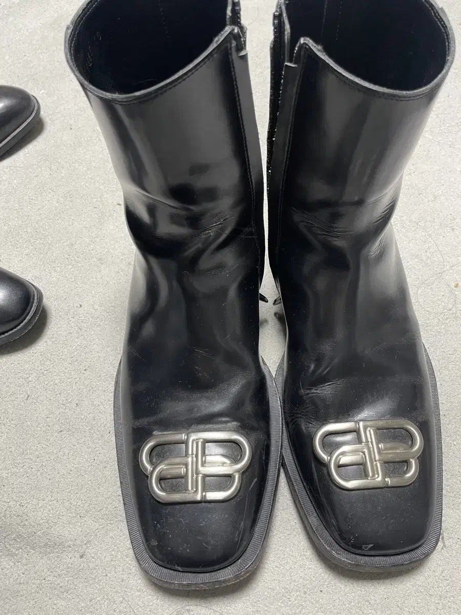 (40) Balenciaga BB Chelsea Boots