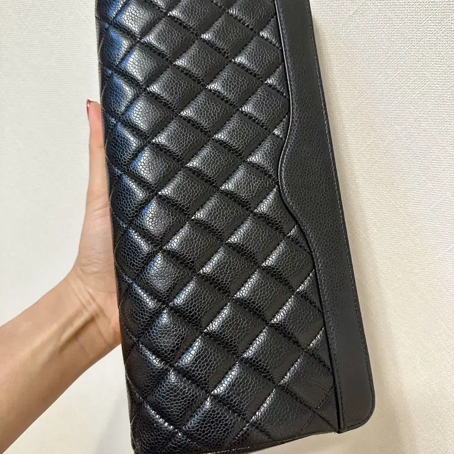 샤넬 클러치 CHANEL  Metallic Caviar Quilted C