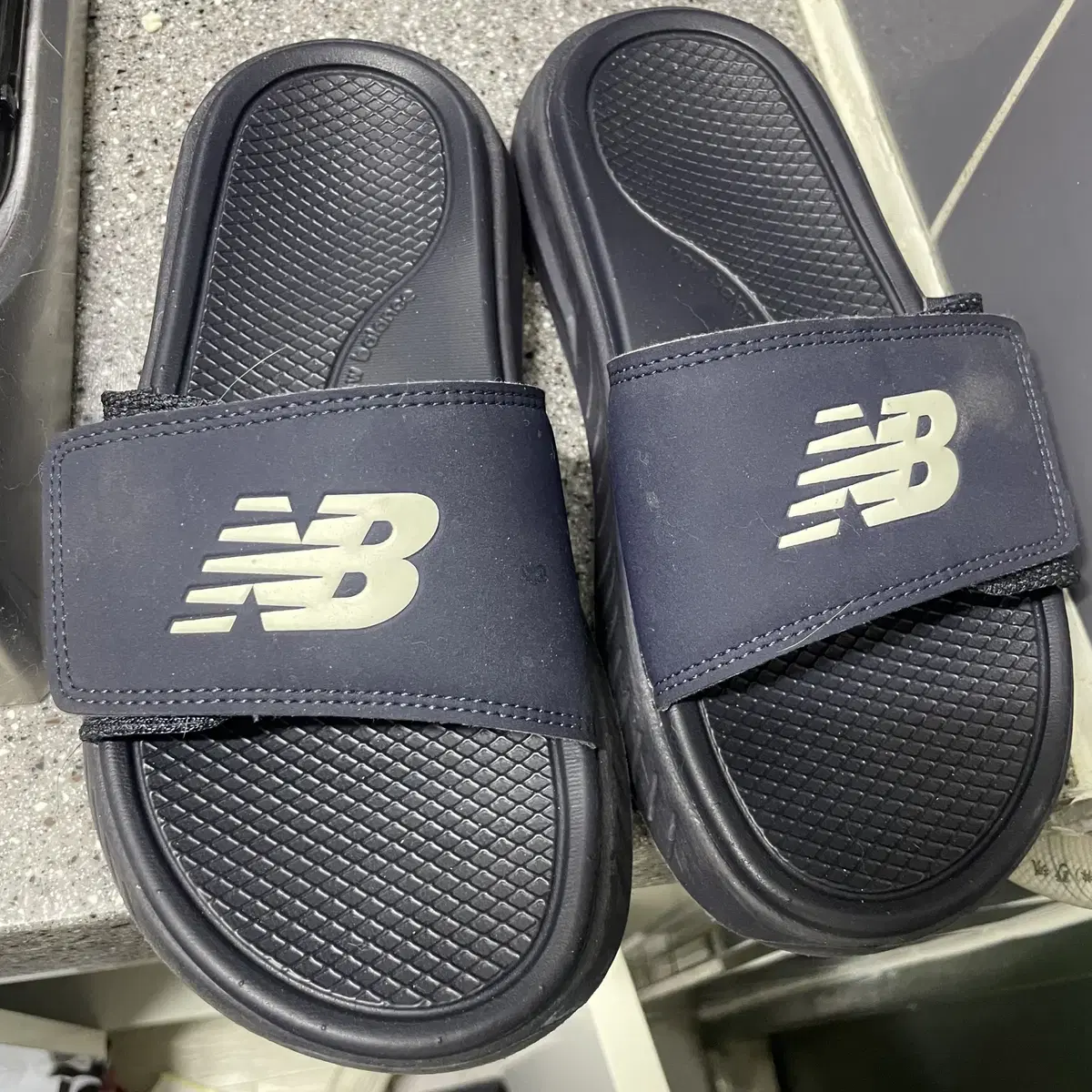 New Balance Slippers 230