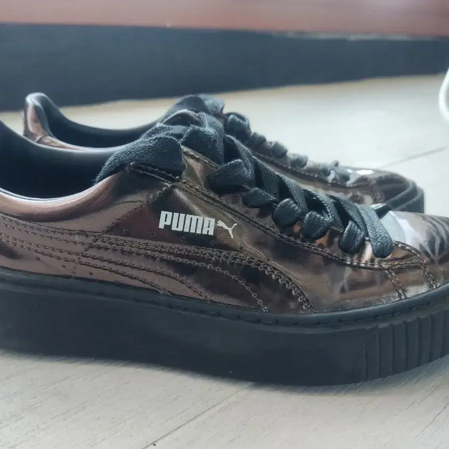 PUMA 운동화 메탈릭 브라운 사이즈 EU37(240)