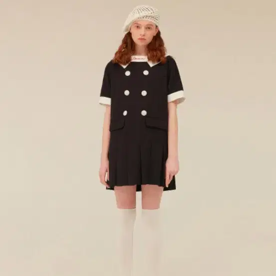 oioi BIG COLLAR PLEATS ONEPIECE