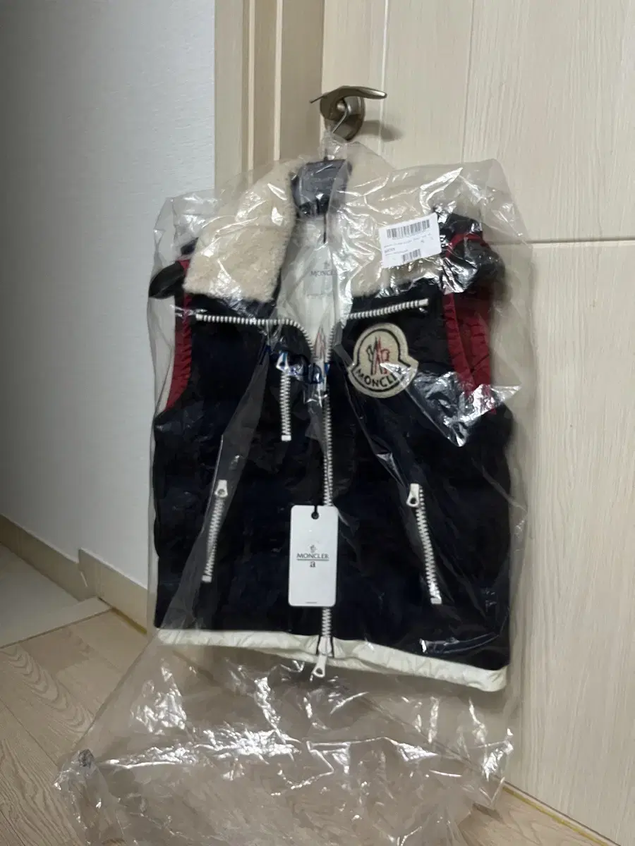 super rare brand new moncler padded!!!