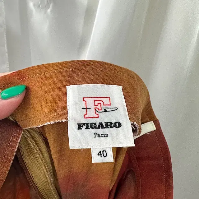 FIGARO 스커트