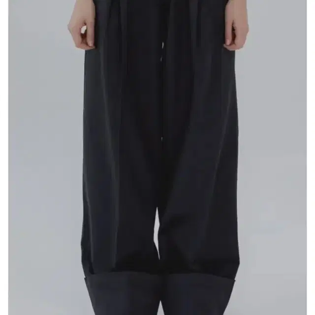 트리밍버드 roll-up inverted pleats pants