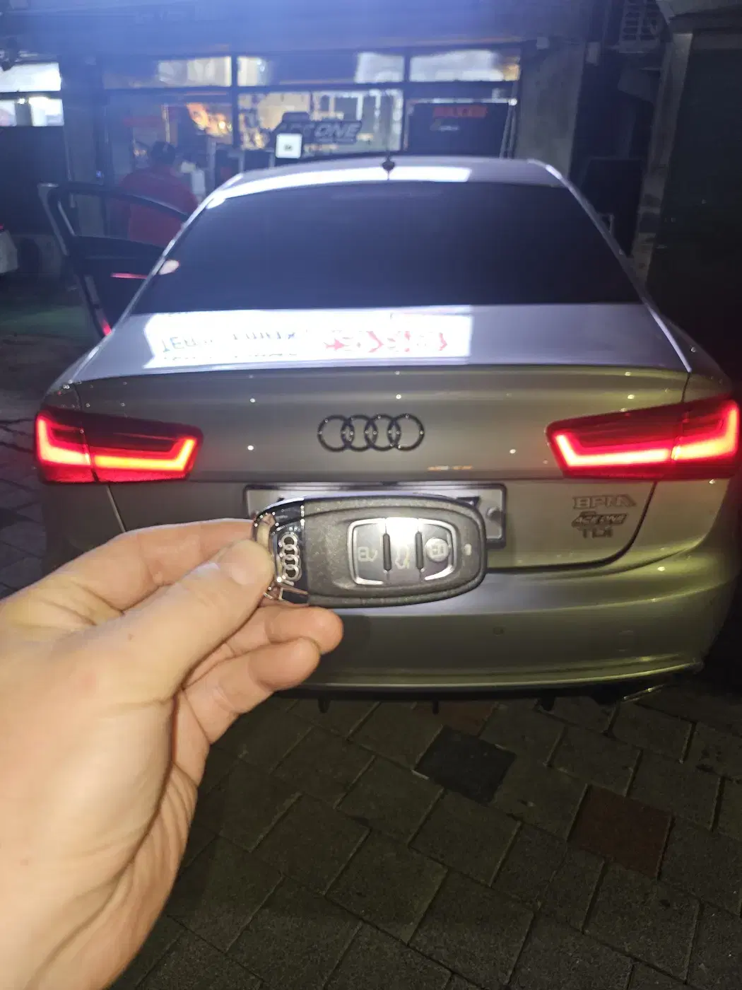 아우디 AUDI 버튼형 스마트키 분실시 감가 방어로 스페어키 추가 제작