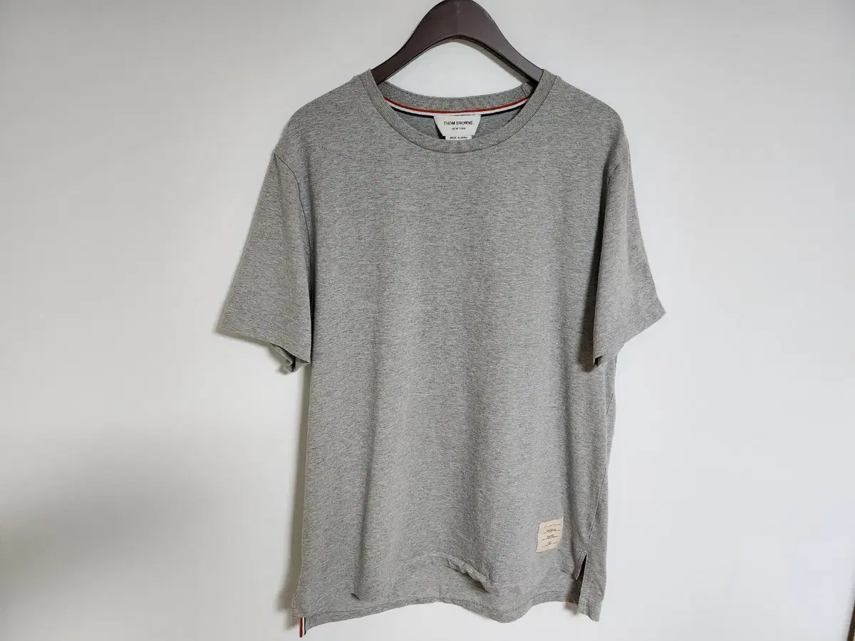 [5] Thom Browne Gray Three-Wire Hidden Short Sleeve T-Shirt MJS067A