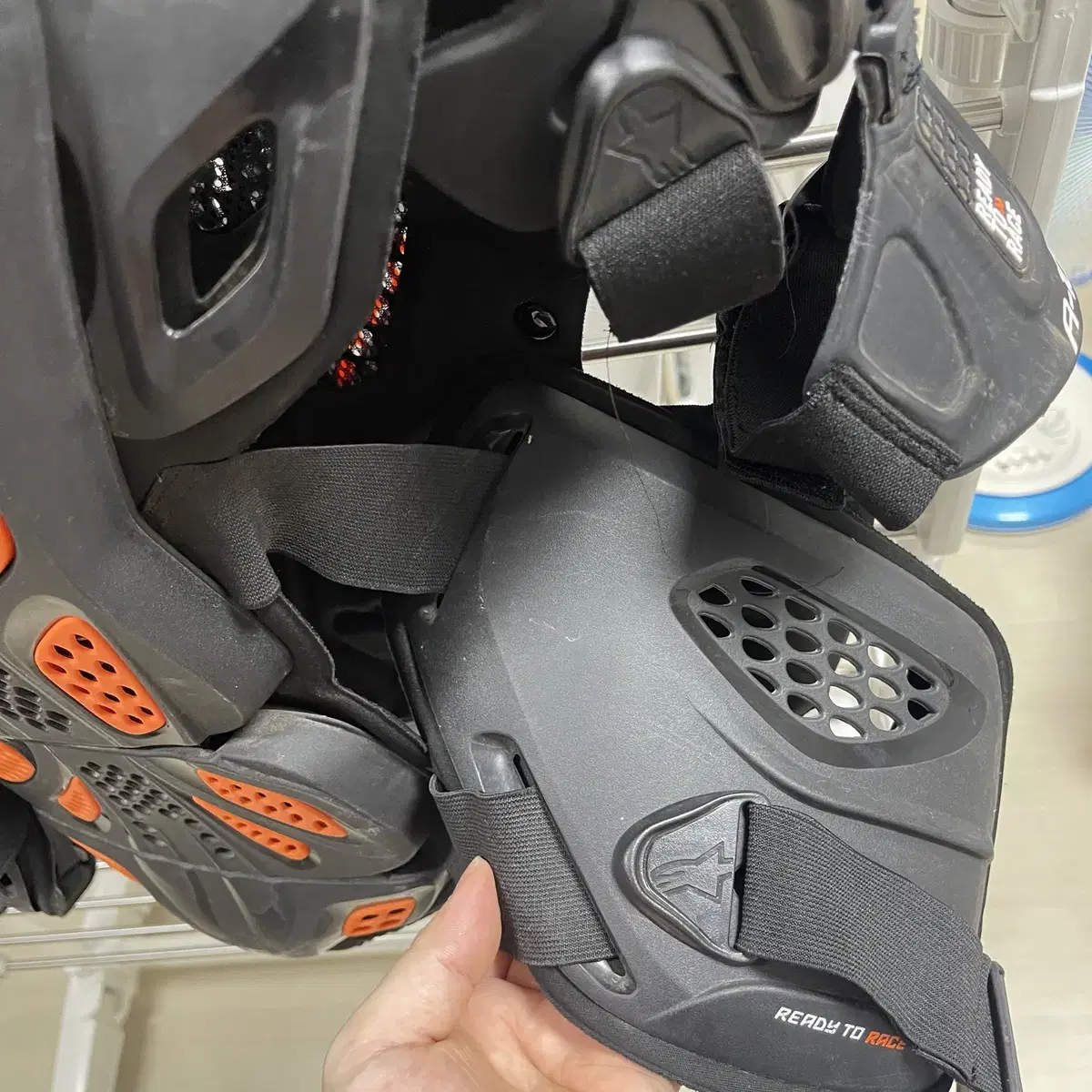 알파인스타 ktm a-10 가슴보호대 팔꿈치 보호대 일괄팝니다