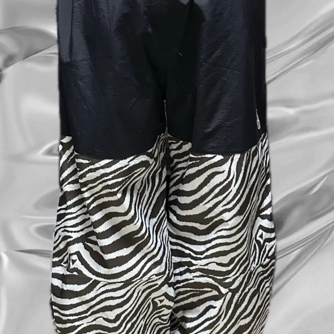 페치선데이 FETCH PANT ZEBRA BROWN