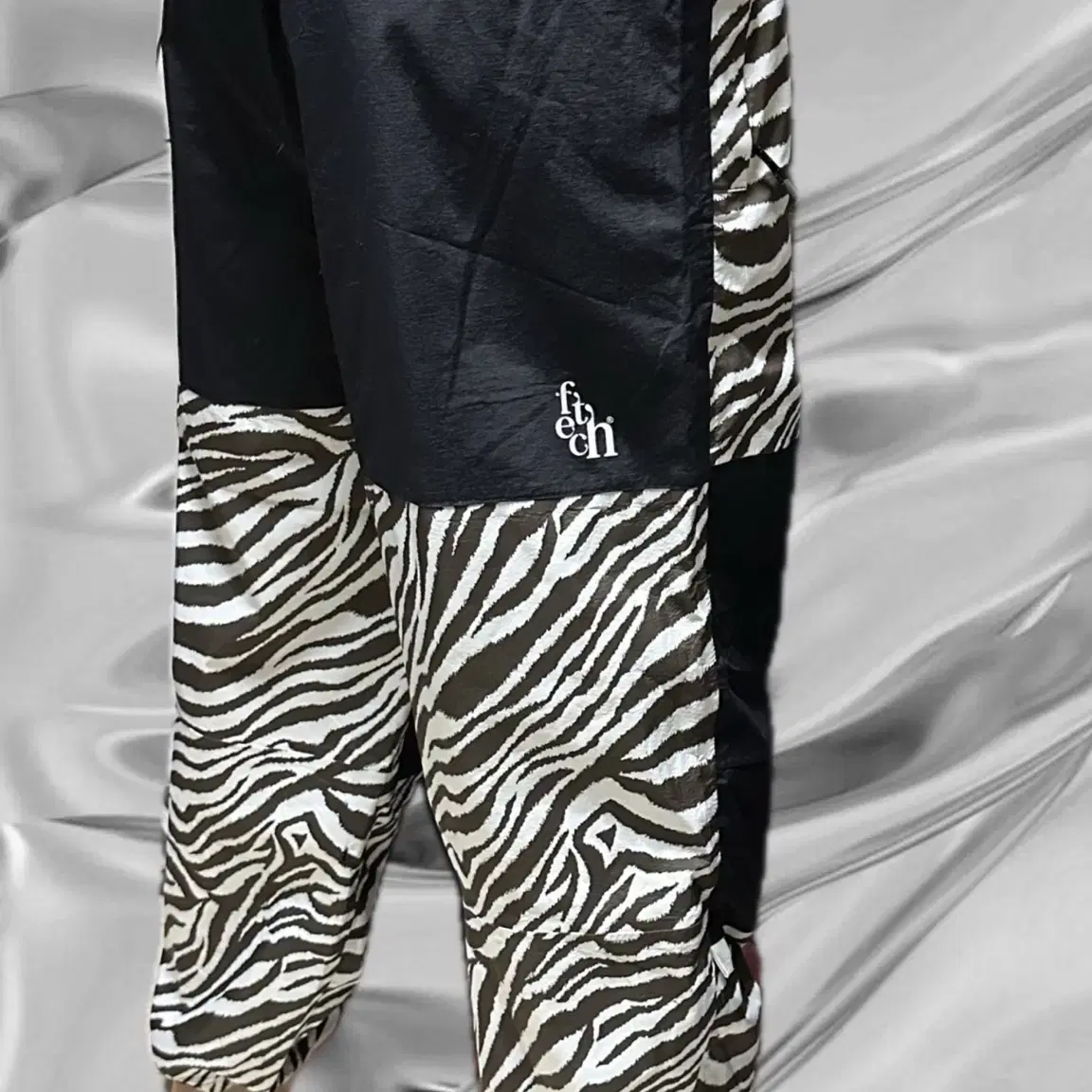 페치선데이 FETCH PANT ZEBRA BROWN