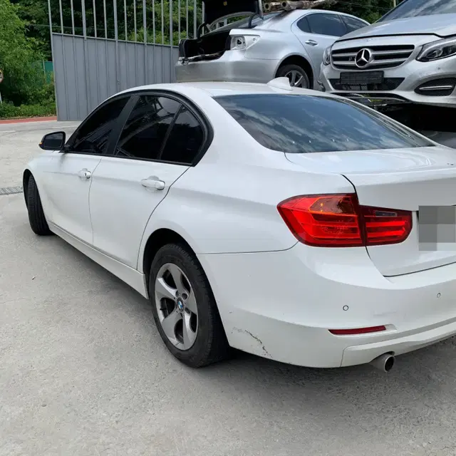 BMW 320D F30 465567 2013년식 전기형 분해 판매합니다