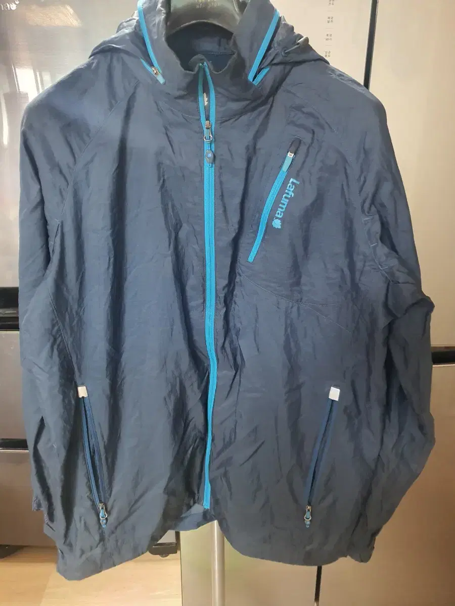 Lapuma windbreaker size 100