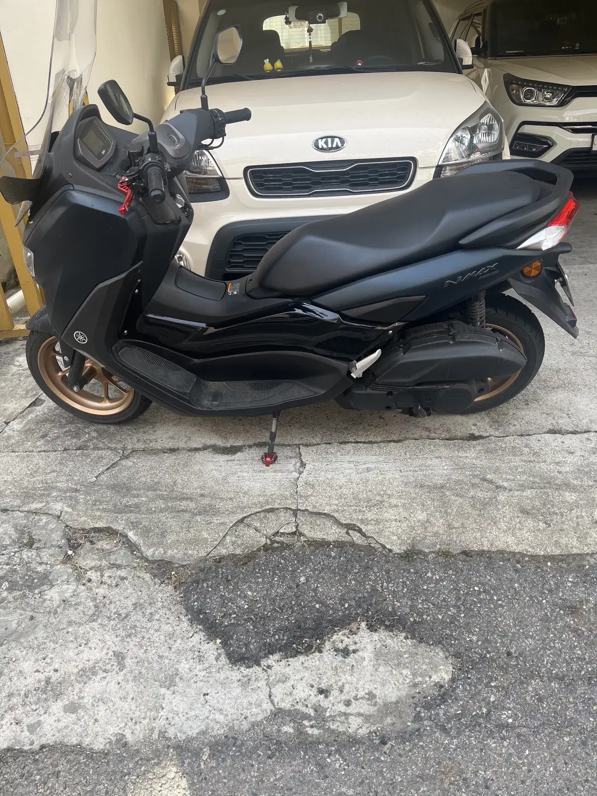 엔맥스155. 2200km