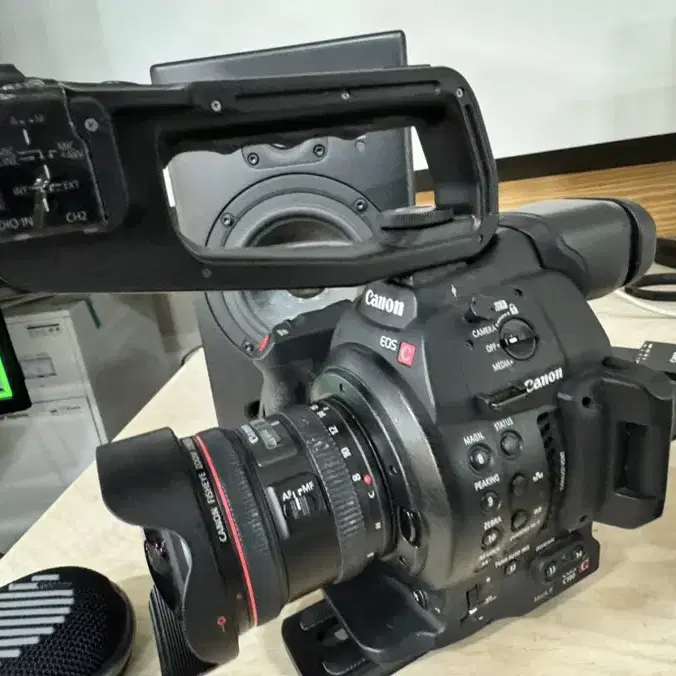 C100 mark2