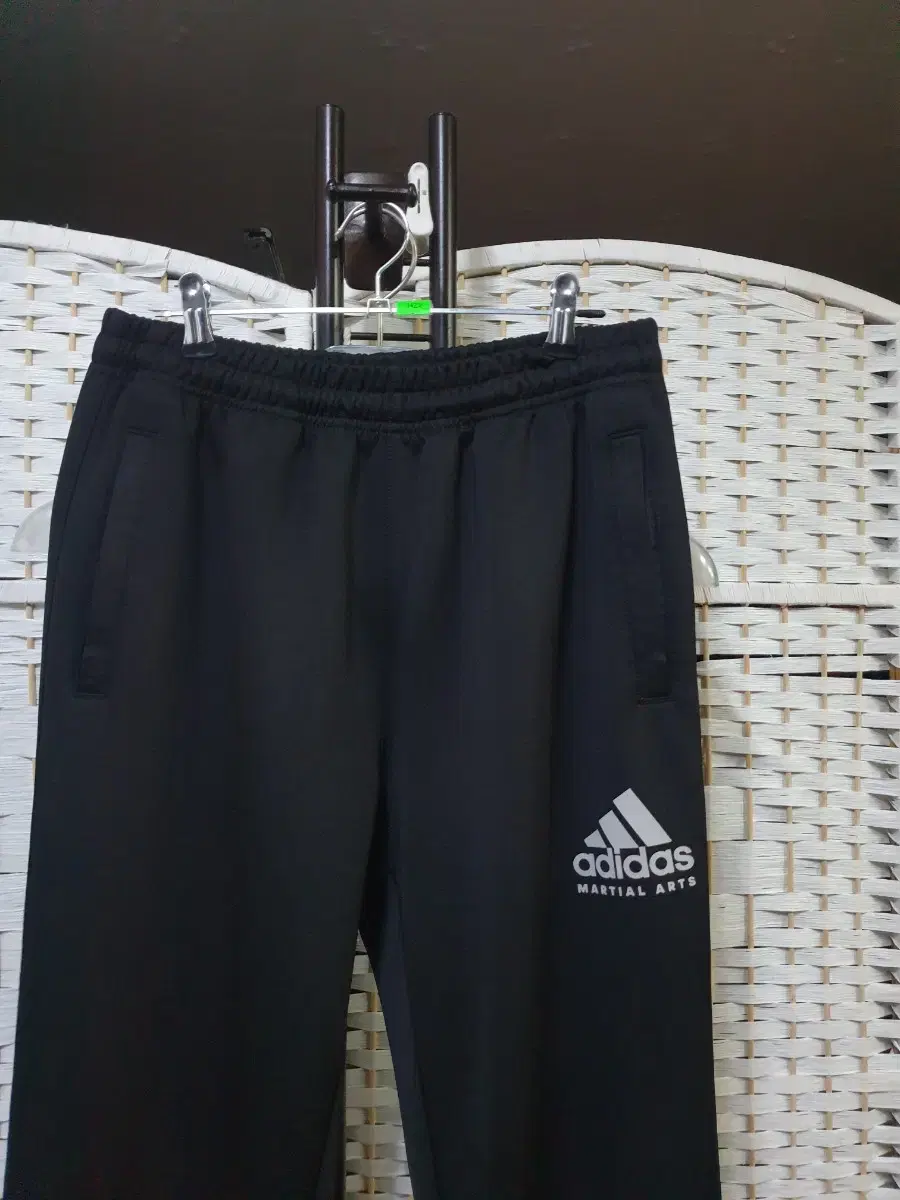 (1425) ADIDAS Adidas Sports Pants 105 XL