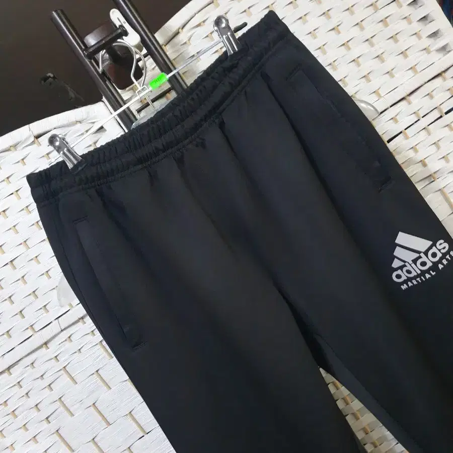 (1425) ADIDAS 아디다스 스포츠 팬츠 105 XL