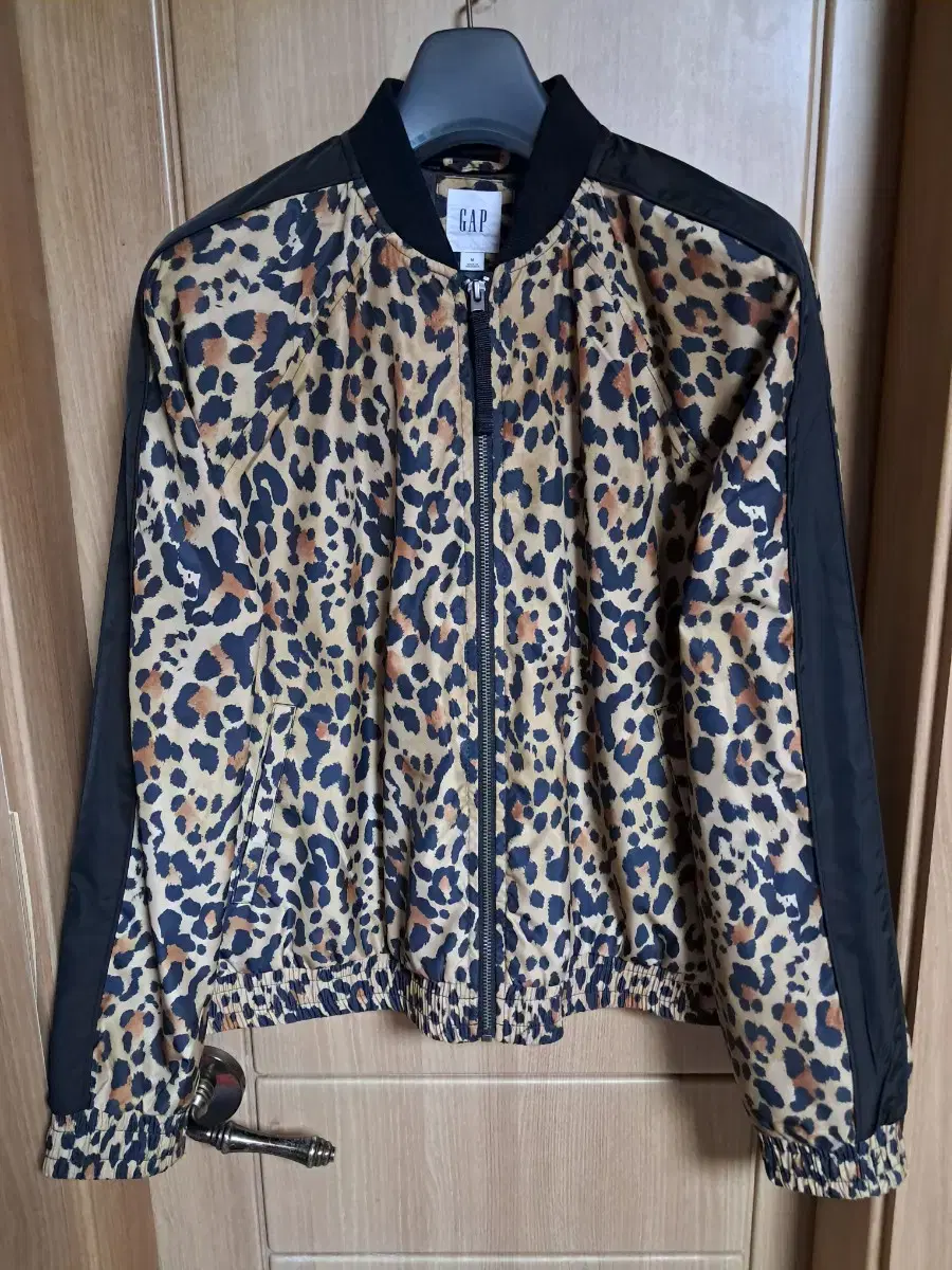 GAP Women's Leopard Woven Jacket M