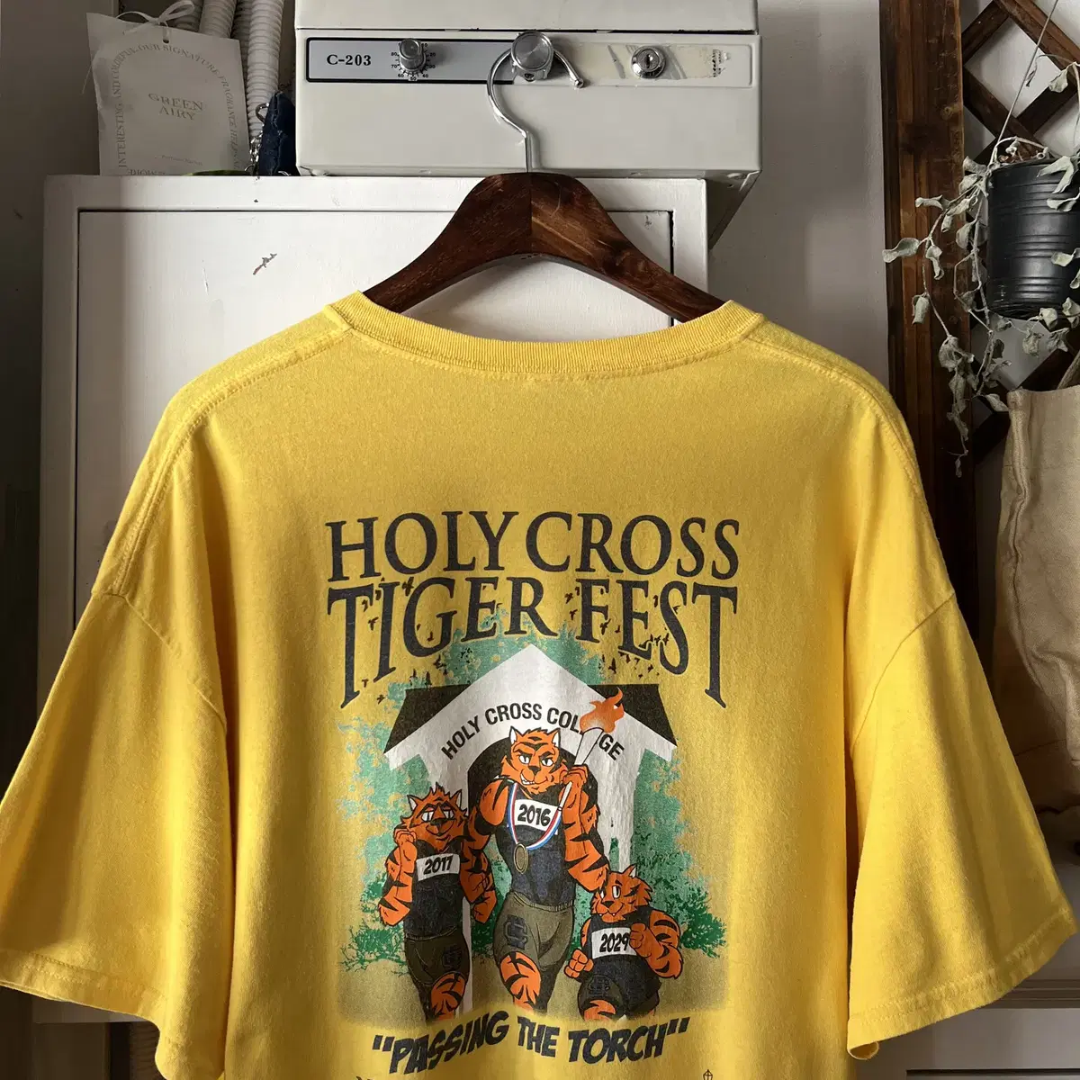 [XL]USA 빈티지 HOLY CROSS TIGER FEST 티셔츠