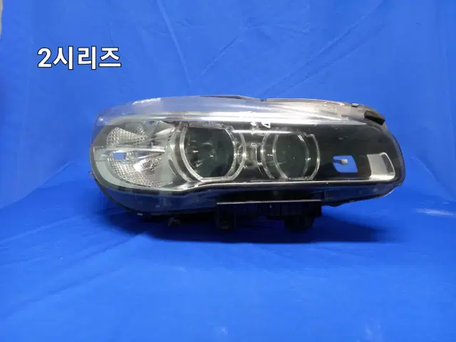 BMW 2시리즈 라이트 팔아요! (조수석)