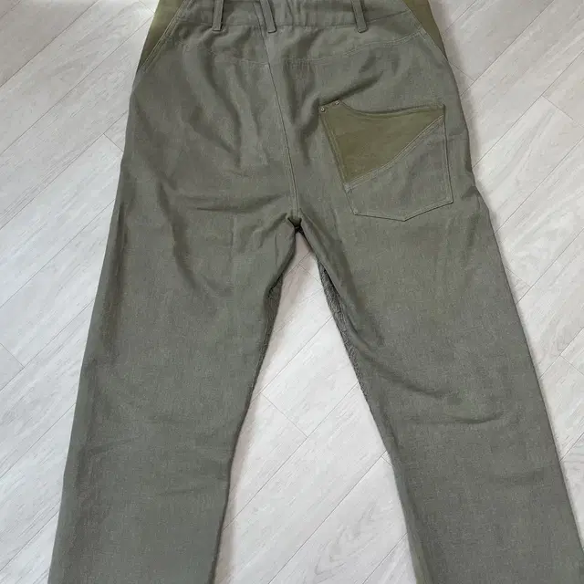 [2] xlim ep4 khaki trousers 엑슬림