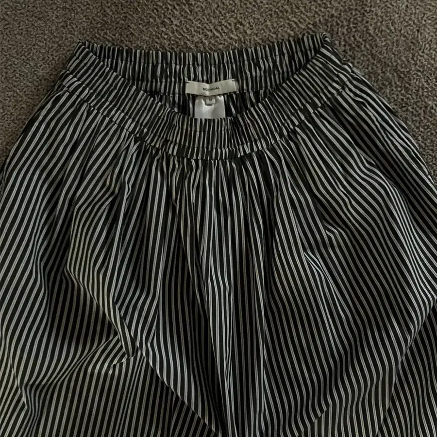 문달 hygge banding skirt