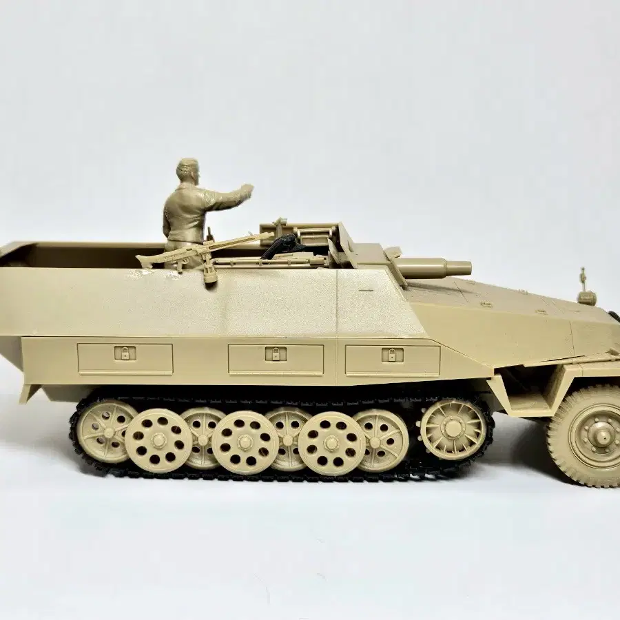 조립품[타미야] 1/35 Sd.kfz.251/9D KANONENWAGEN